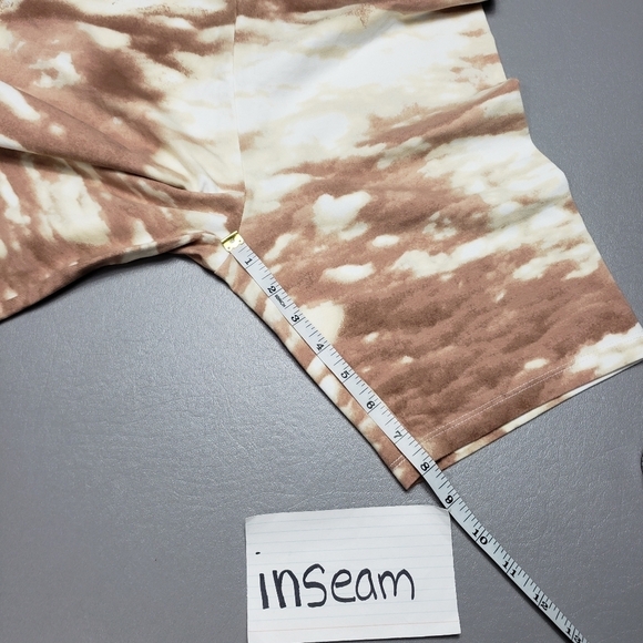 Forever 21 tie dye high waist shorts women's size large - Picture 7 of 8